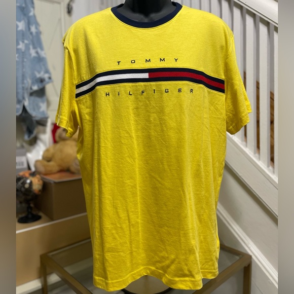 EUC Men’s Size Large Tommy Hilfiger Signature Logo Embroidered Tee Vivid Yellow - Picture 4 of 12
